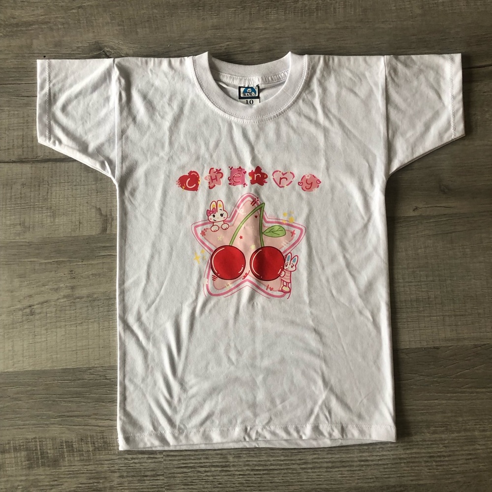 Girls T-shirt. M(8-10)